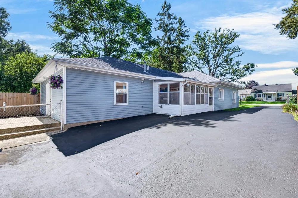 887 Bryant Avenue Jackson, MI 49202