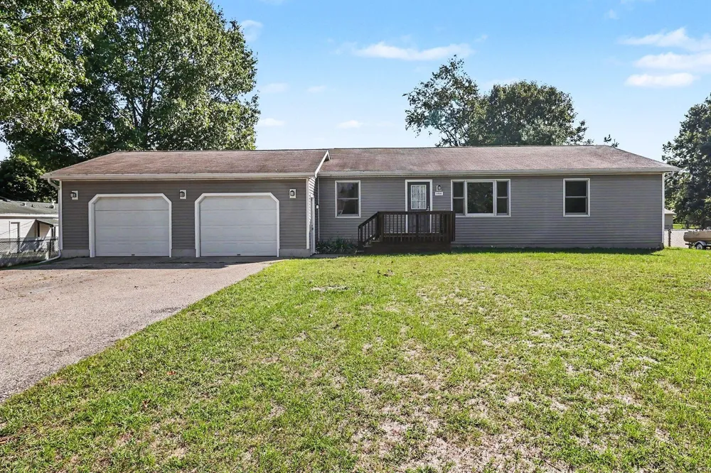 1918 Eisenhower Lane Ludington, MI 49431