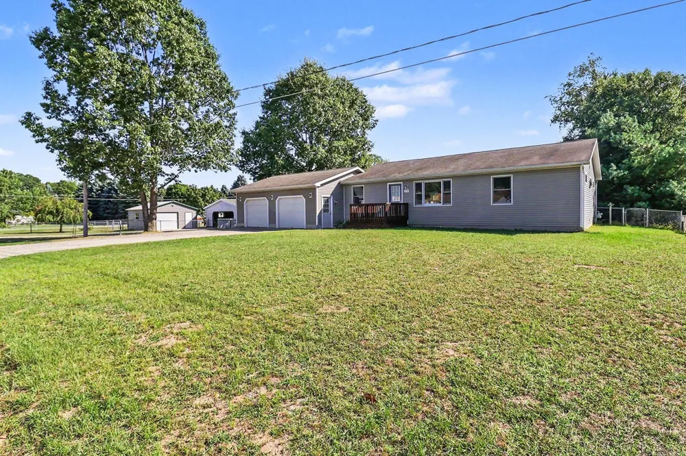 1918 Eisenhower Lane Ludington, MI 49431