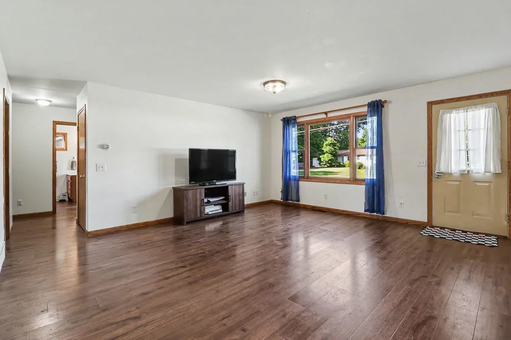 1918 Eisenhower Lane Ludington, MI 49431