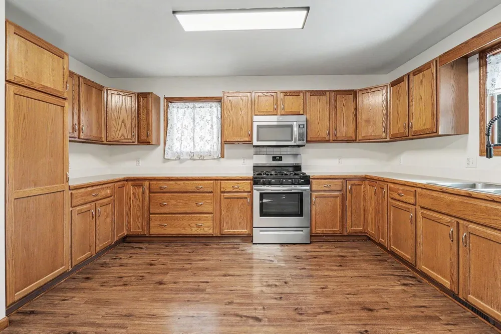 1918 Eisenhower Lane Ludington, MI 49431