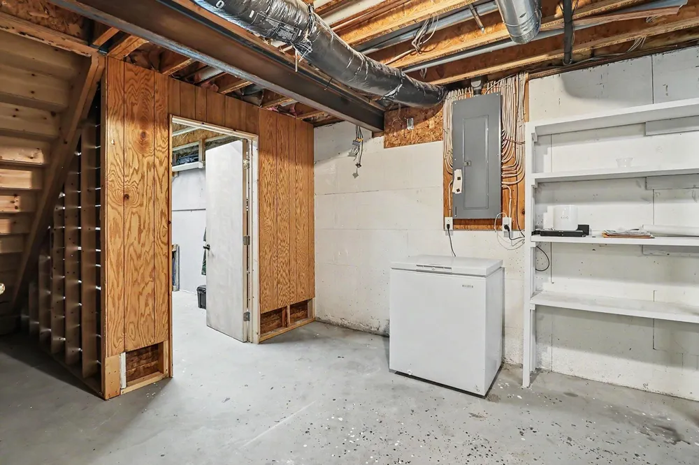 1918 Eisenhower Lane Ludington, MI 49431