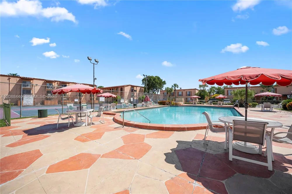 7105 Miami Lakes Dr #N10 Miami Lakes, FL 33014