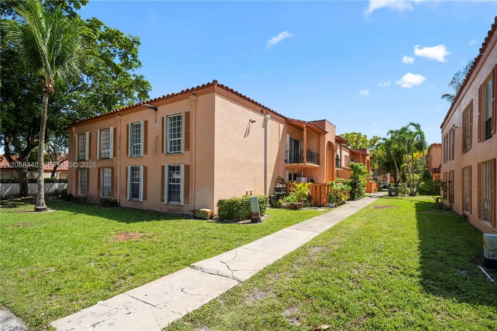 7105 Miami Lakes Dr #N10 Miami Lakes, FL 33014
