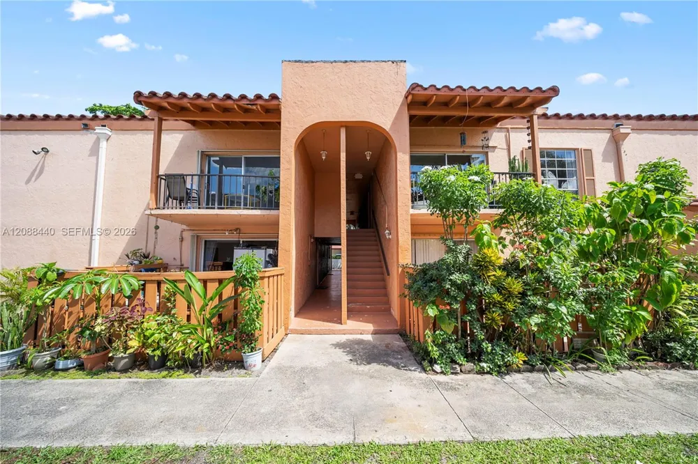 7105 Miami Lakes Dr #N10 Miami Lakes, FL 33014