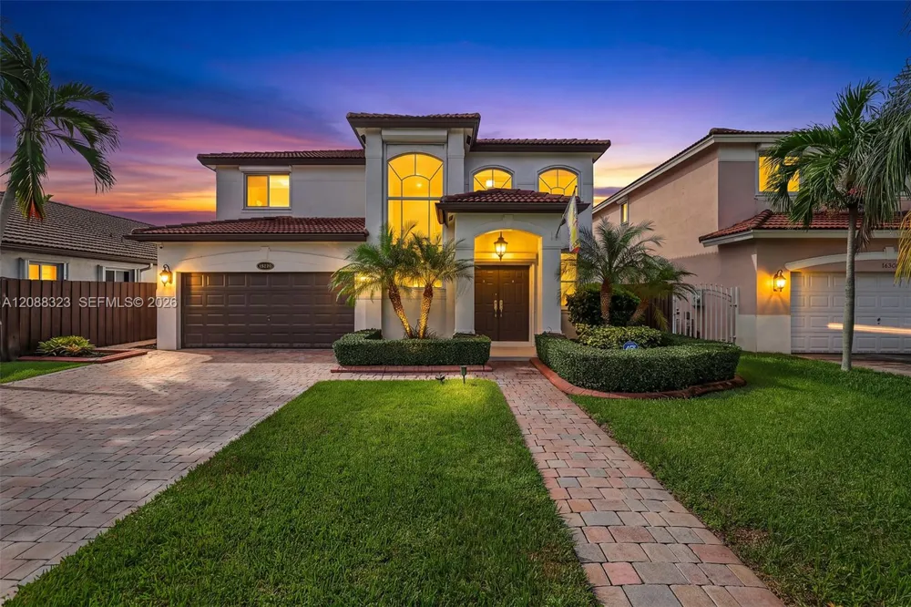 16290 SW 68th Ter Miami, FL 33193
