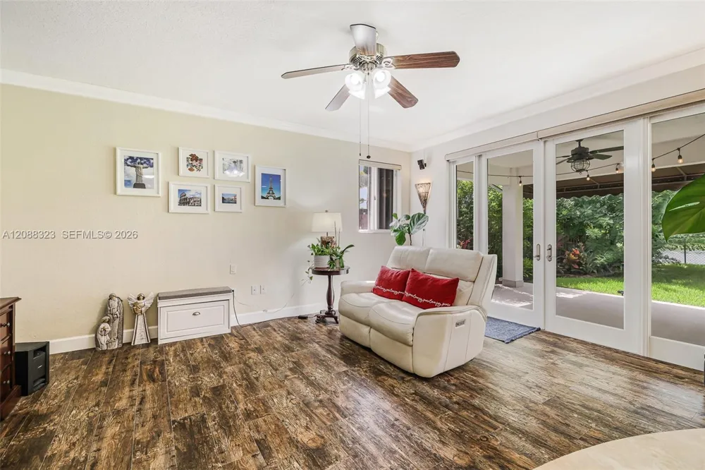 16290 SW 68th Ter Miami, FL 33193