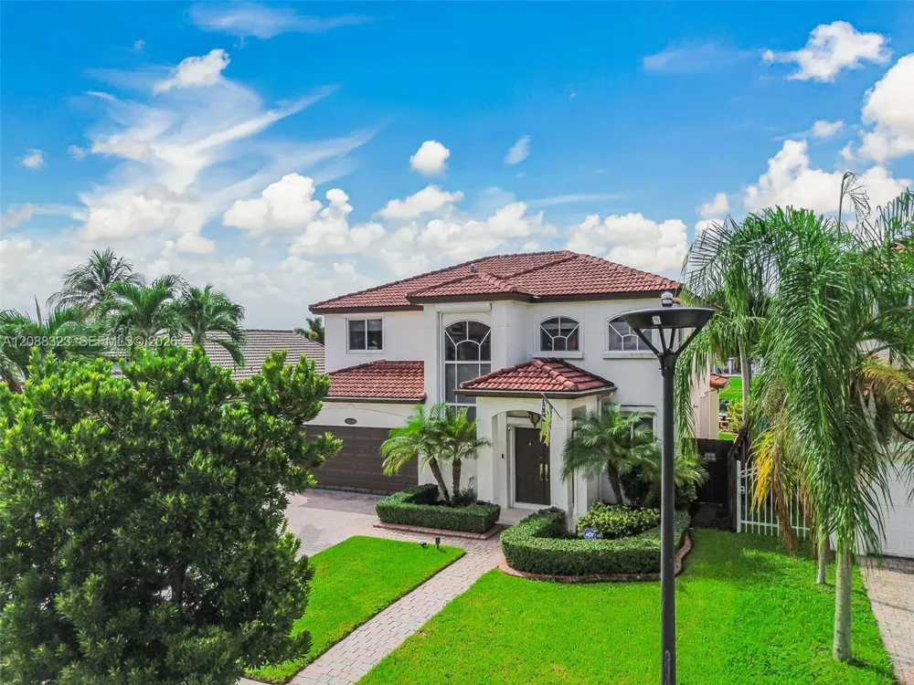 16290 SW 68th Ter Miami, FL 33193