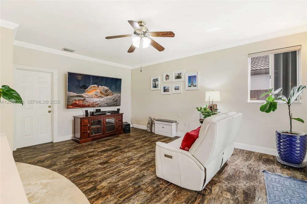 16290 SW 68th Ter Miami, FL 33193