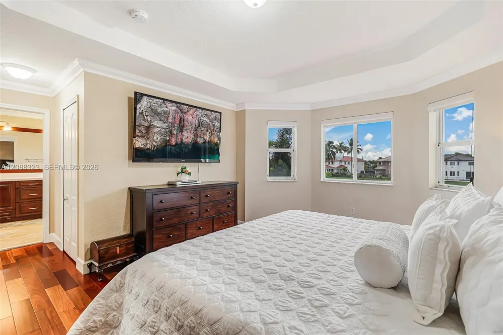 16290 SW 68th Ter Miami, FL 33193
