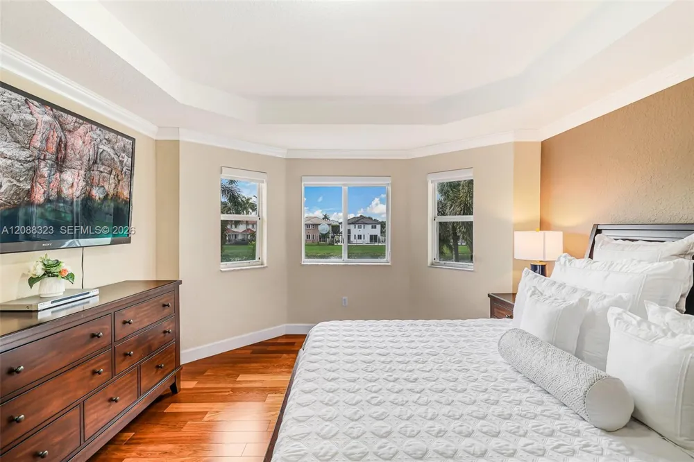 16290 SW 68th Ter Miami, FL 33193