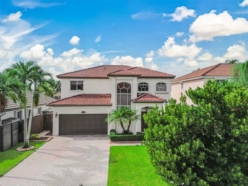 16290 SW 68th Ter Miami, FL 33193