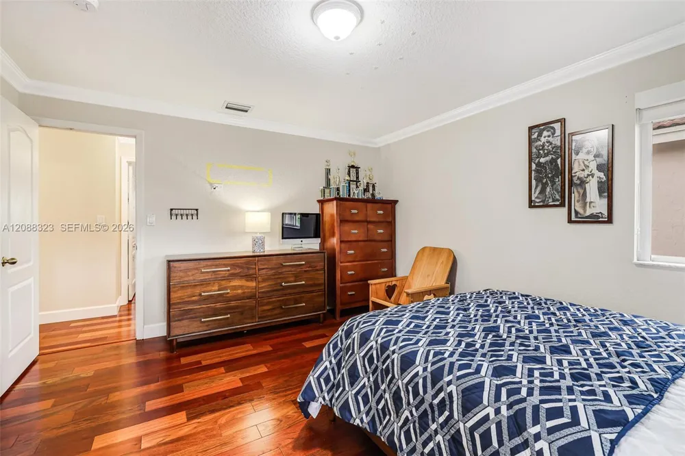 16290 SW 68th Ter Miami, FL 33193