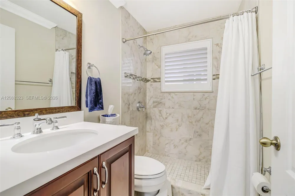 16290 SW 68th Ter Miami, FL 33193