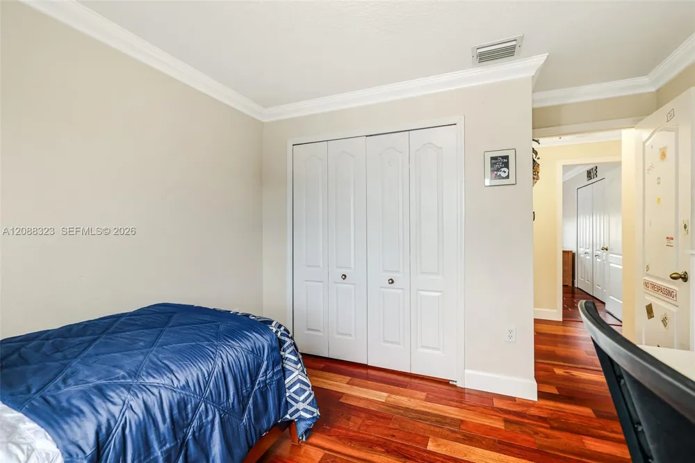 16290 SW 68th Ter Miami, FL 33193
