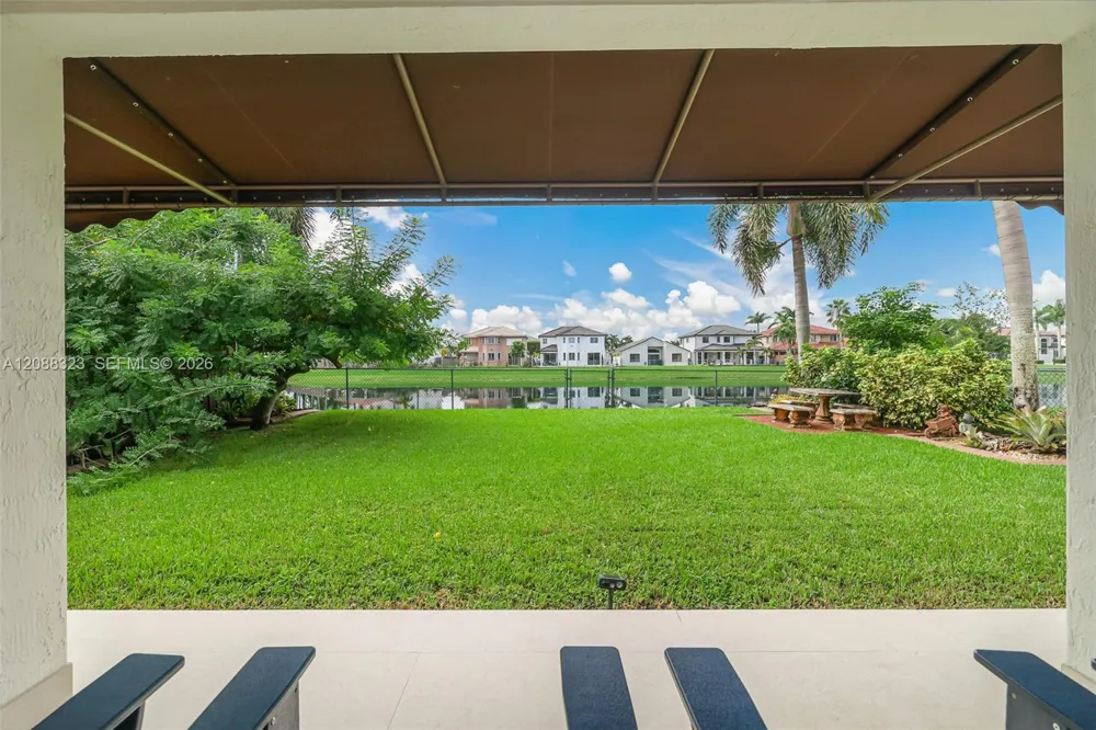 16290 SW 68th Ter Miami, FL 33193