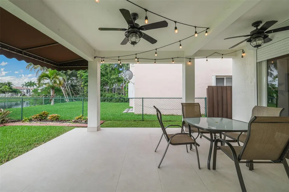 16290 SW 68th Ter Miami, FL 33193