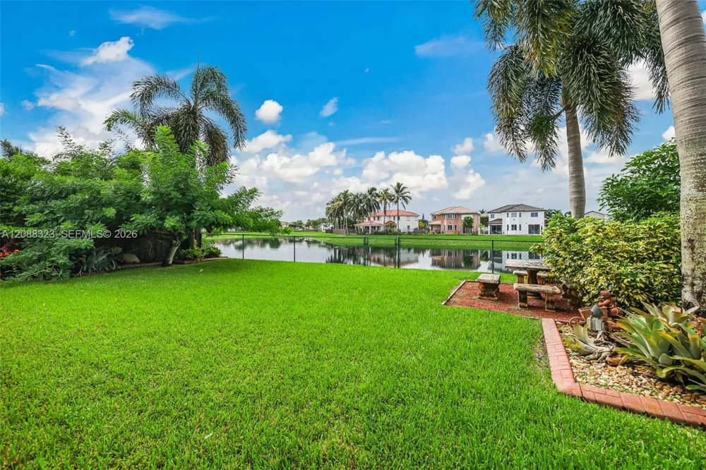 16290 SW 68th Ter Miami, FL 33193