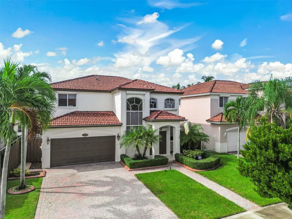16290 SW 68th Ter Miami, FL 33193