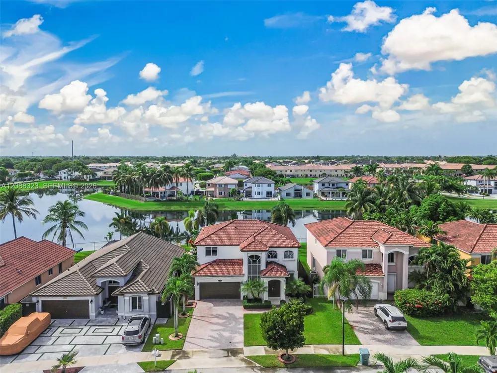 16290 SW 68th Ter Miami, FL 33193