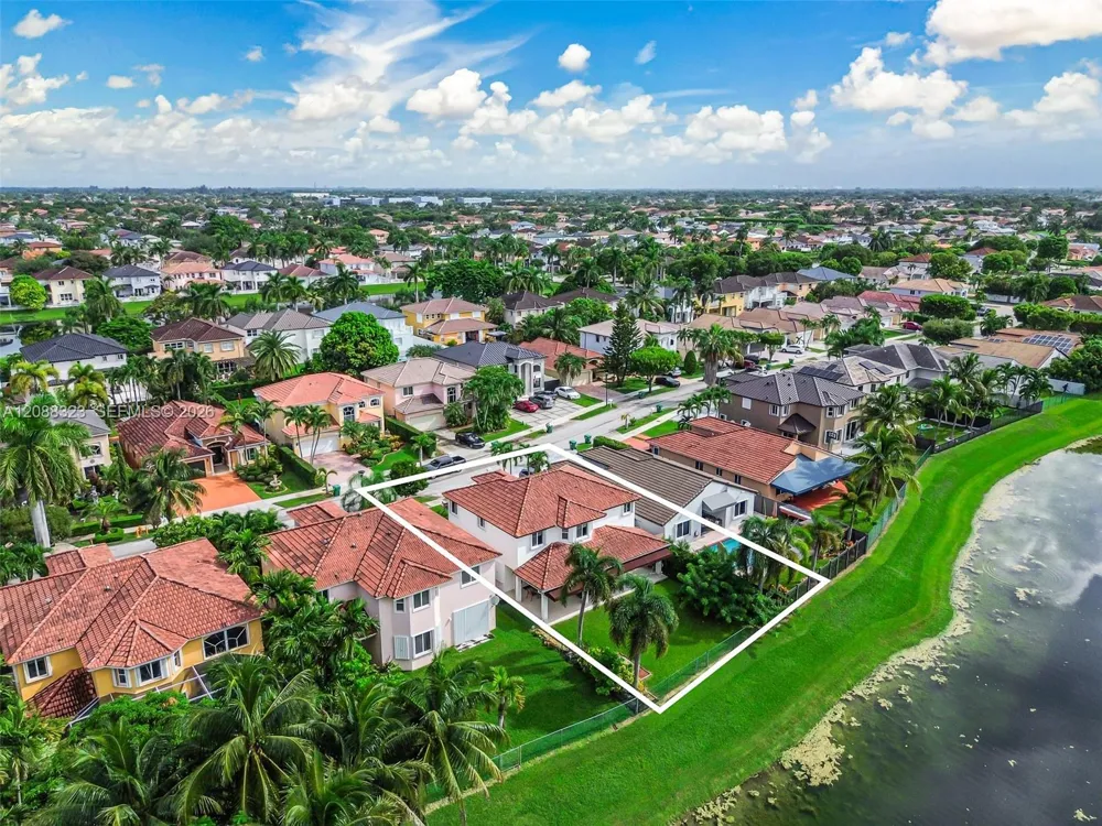 16290 SW 68th Ter Miami, FL 33193