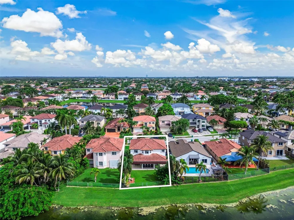 16290 SW 68th Ter Miami, FL 33193