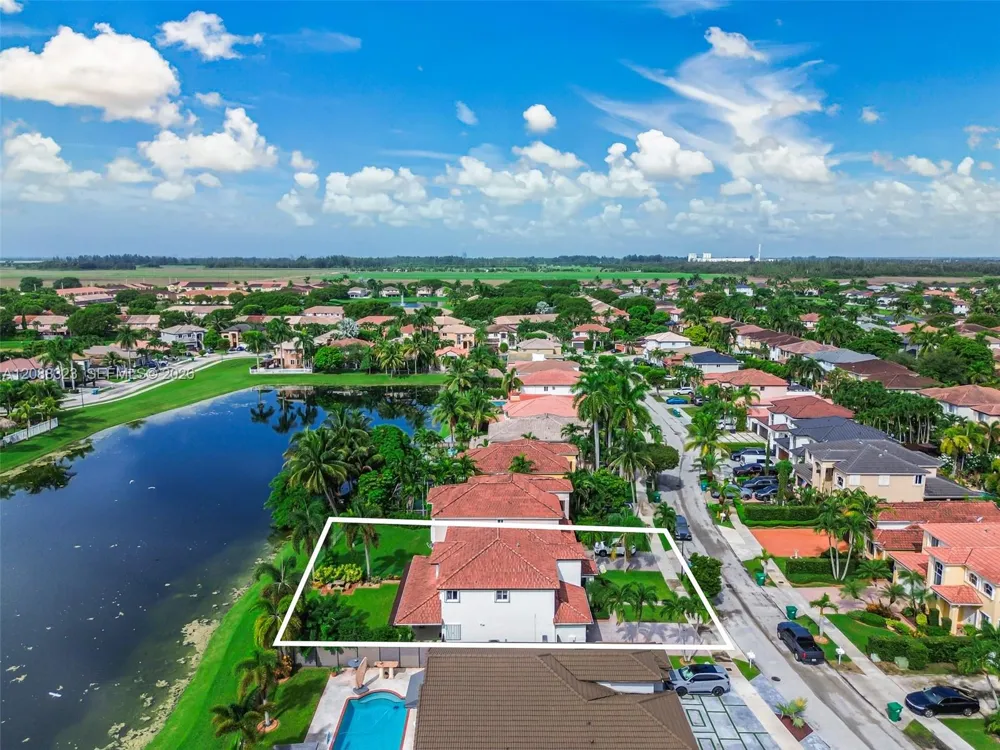 16290 SW 68th Ter Miami, FL 33193