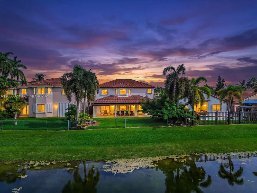 16290 SW 68th Ter Miami, FL 33193