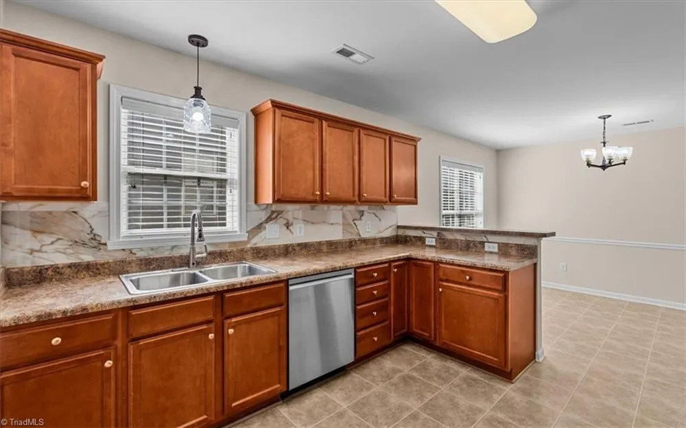 5862 Sunny Ridge Trail Clemmons, NC 27012