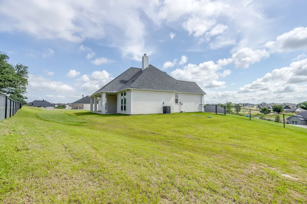 1038 Deer Island Court Azle, TX 76020