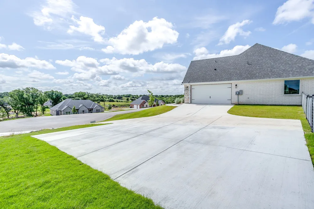 1038 Deer Island Court Azle, TX 76020