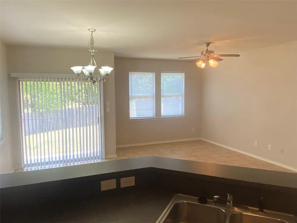 703 Parkplace Ridge Princeton, TX 75407