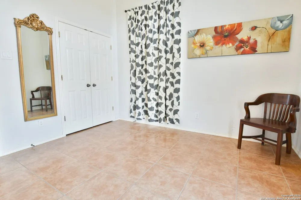 101 Harbour View Lakehills, TX 78063