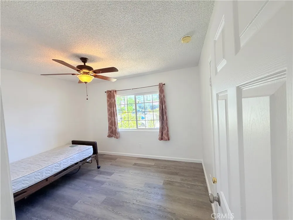 9423 Woodley Los Angeles, CA 91343