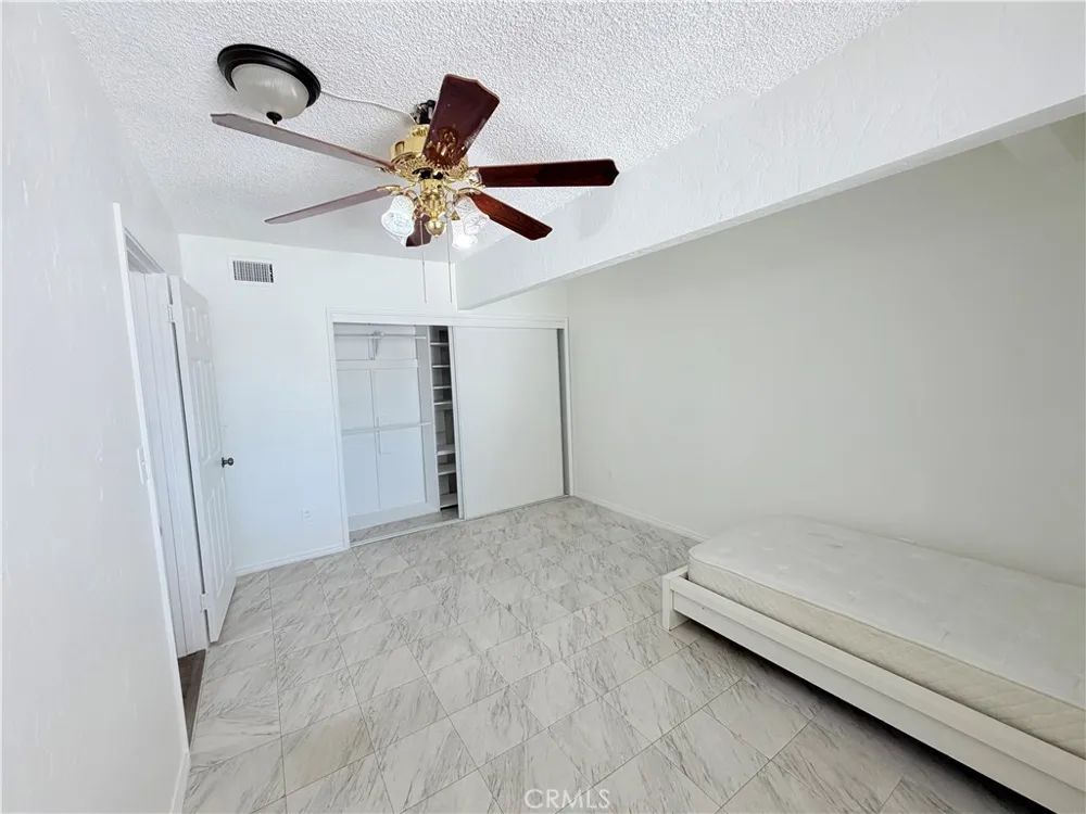 9423 Woodley Los Angeles, CA 91343