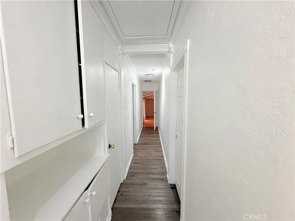 9423 Woodley Los Angeles, CA 91343