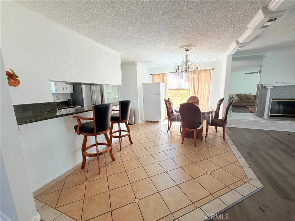 9423 Woodley Los Angeles, CA 91343