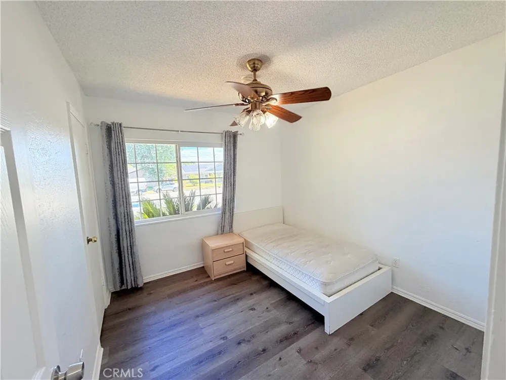 9423 Woodley Los Angeles, CA 91343