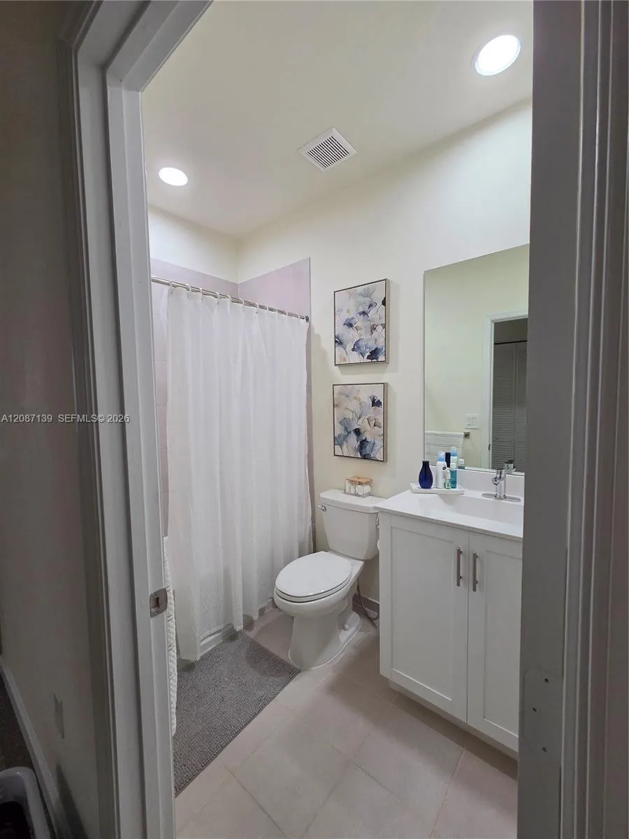 11079 W 32nd Ln Hialeah, FL 33018