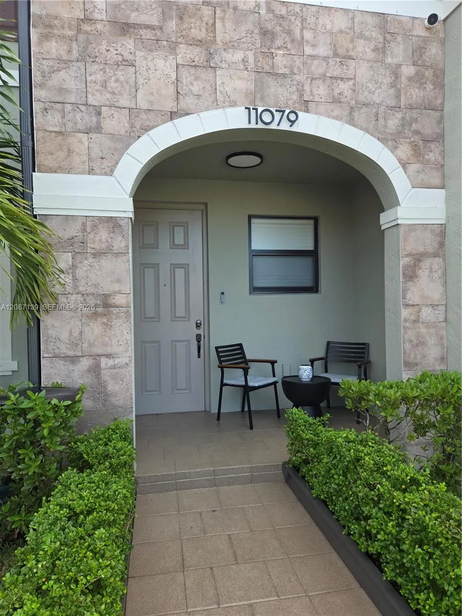 11079 W 32nd Ln Hialeah, FL 33018