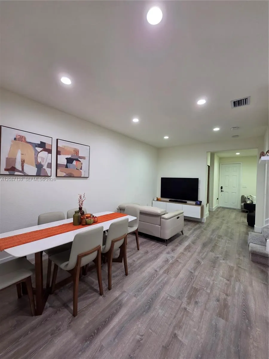 11079 W 32nd Ln Hialeah, FL 33018
