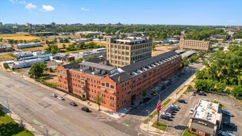 6533 E Jefferson Avenue #601T