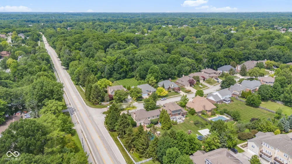 7101 Lakeside Woods Drive Indianapolis, IN 46278