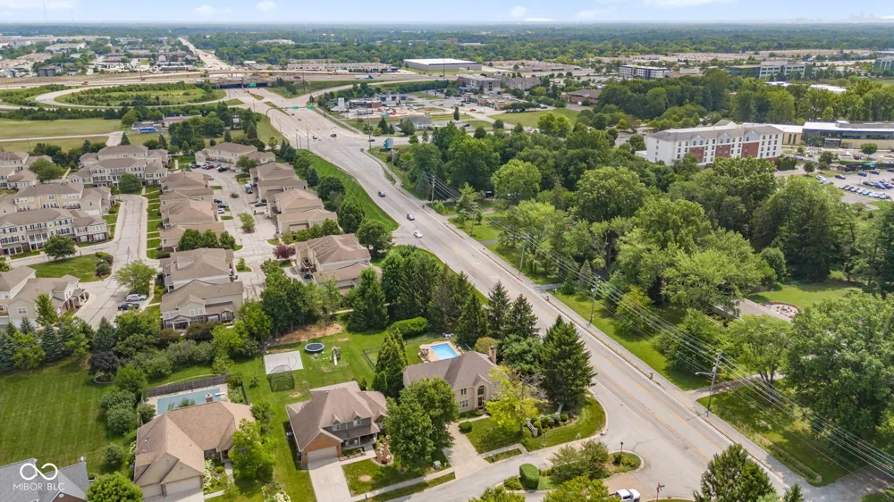 7101 Lakeside Woods Drive Indianapolis, IN 46278