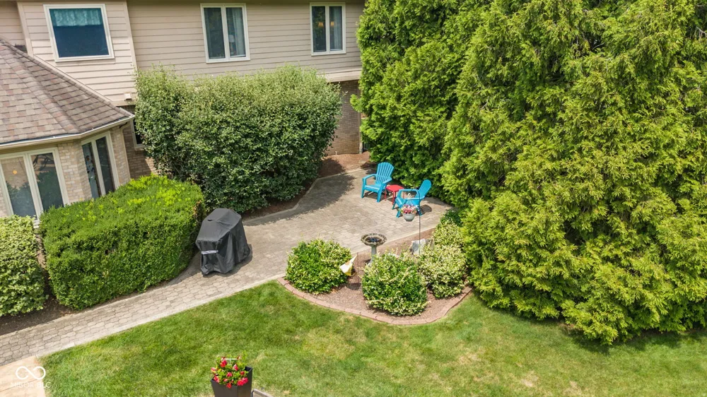 7101 Lakeside Woods Drive Indianapolis, IN 46278