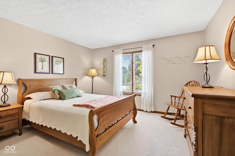 7101 Lakeside Woods Drive Indianapolis, IN 46278