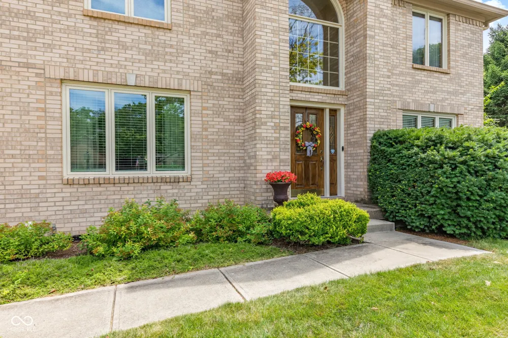 7101 Lakeside Woods Drive Indianapolis, IN 46278