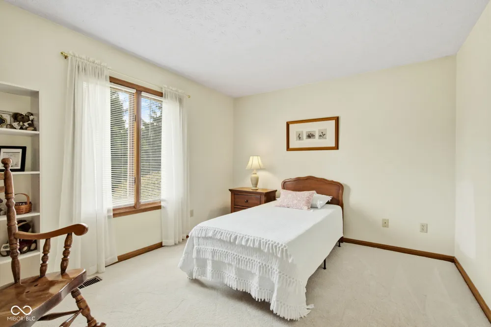 7101 Lakeside Woods Drive Indianapolis, IN 46278