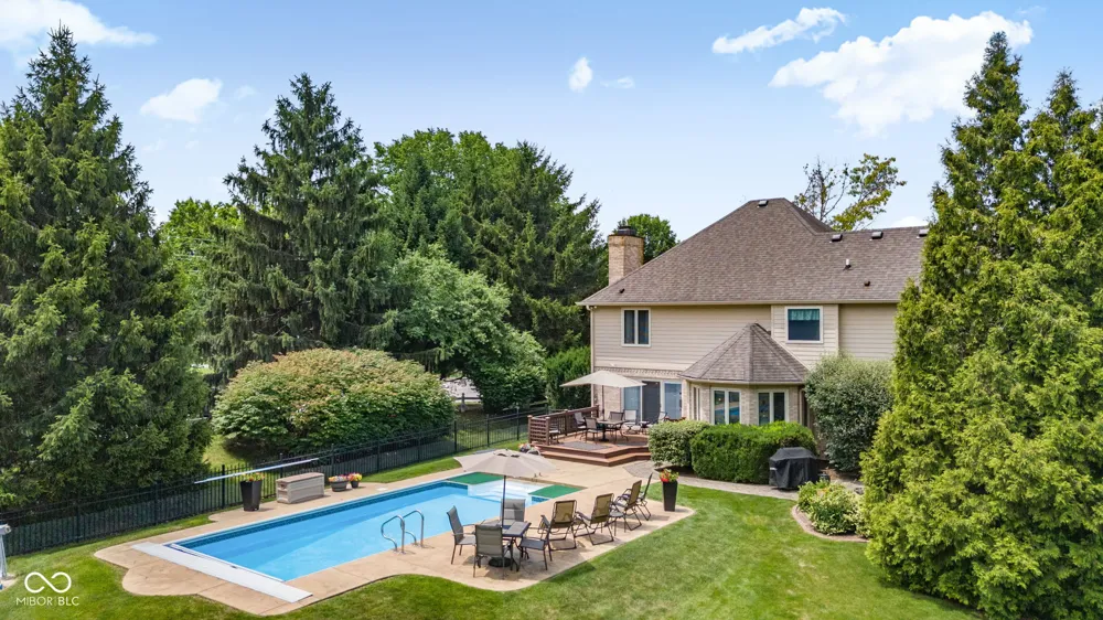 7101 Lakeside Woods Drive Indianapolis, IN 46278