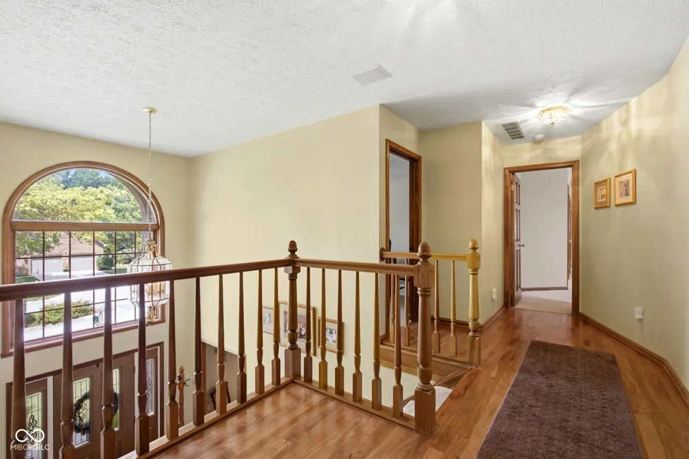 7101 Lakeside Woods Drive Indianapolis, IN 46278